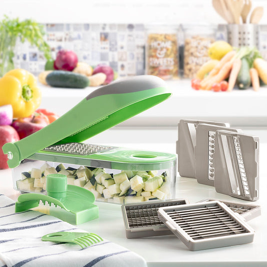 InnovaGoods - 7 in 1 vegetable cutter, grater and mandolin with recipes and accessories