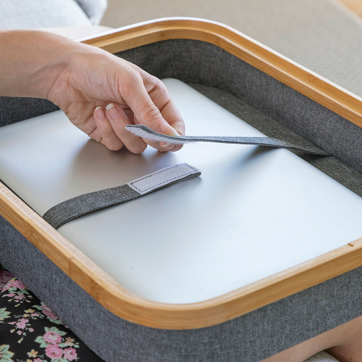 InnovaGoods - Portable Laptop Desk with Storage Tray